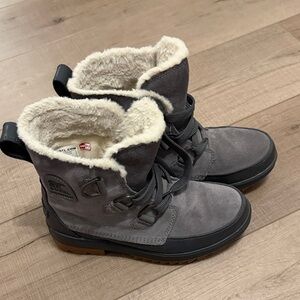 Sorel Gray and Black Women's Boots
